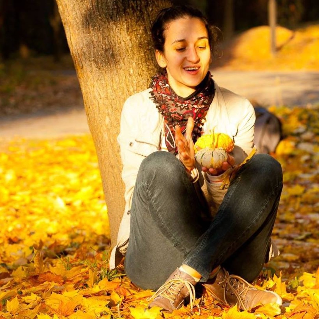 radostina holding leaves in her hands